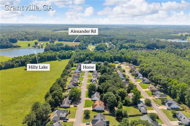 136 Calico Loop, Grantville, GA 30220