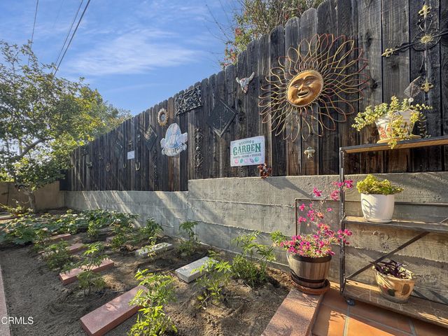 2333 Teasley Street, La Crescenta, CA 91214