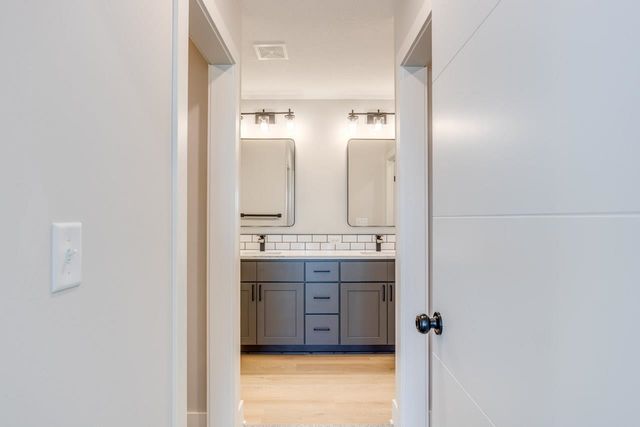 8549 W 37TH ST N, Wichita, KS 67205