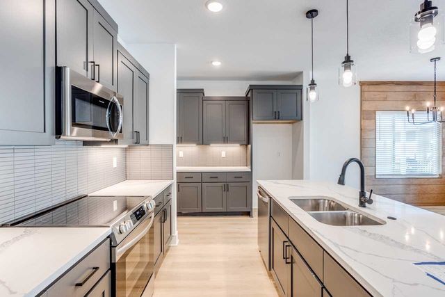 8549 W 37TH ST N, Wichita, KS 67205