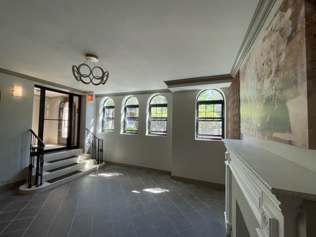 1824 N Lincoln Park West 310, Chicago, IL 60614