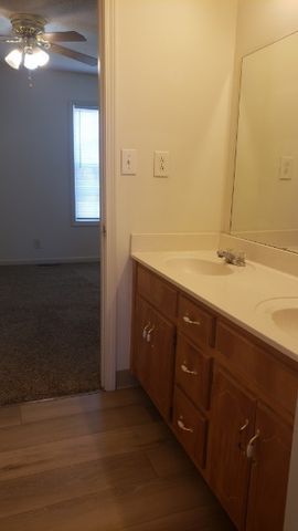 235 State Line Dr, Oak Grove, KY 42262