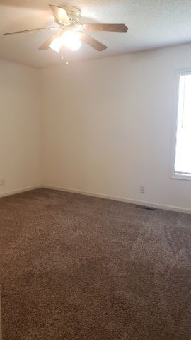 235 State Line Dr, Oak Grove, KY 42262