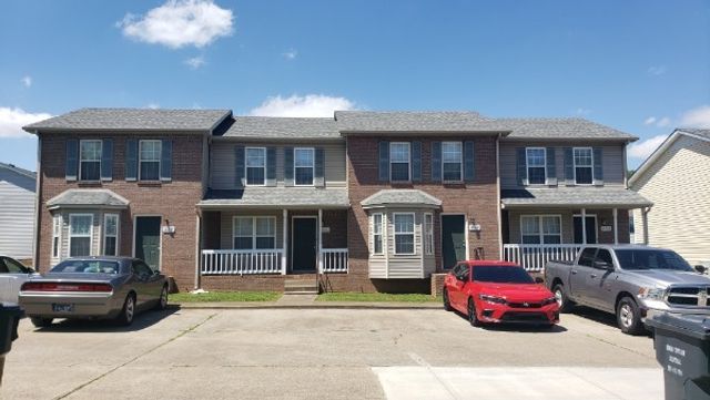 235 State Line Dr, Oak Grove, KY 42262