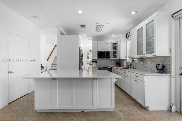 13891 SW 39th Ter, Miami, FL 33175