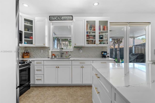 13891 SW 39th Ter, Miami, FL 33175