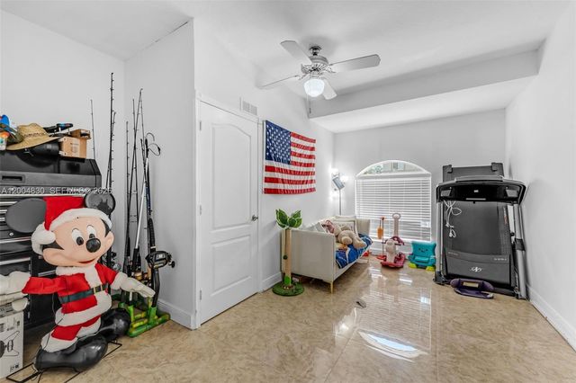 13891 SW 39th Ter, Miami, FL 33175