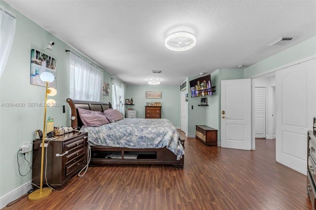 13891 SW 39th Ter, Miami, FL 33175