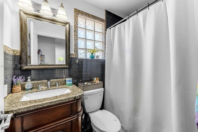 13891 SW 39th Ter, Miami, FL 33175