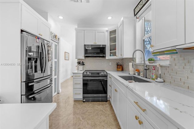 13891 SW 39th Ter, Miami, FL 33175