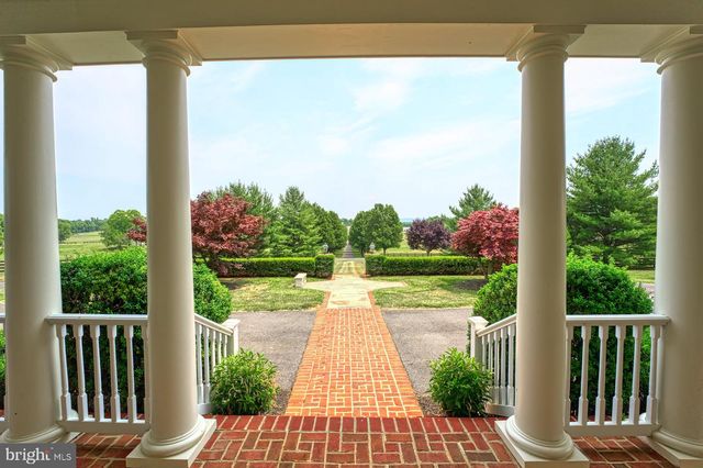 1233 EARLE RD, Charles Town, WV 25414