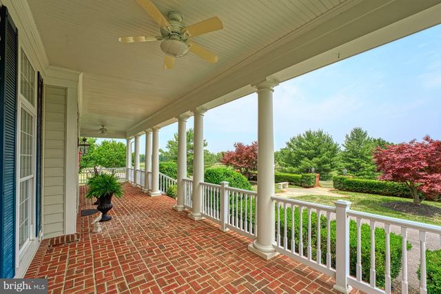 1233 EARLE RD, Charles Town, WV 25414