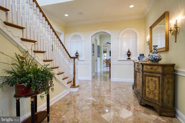 1233 EARLE RD, Charles Town, WV 25414