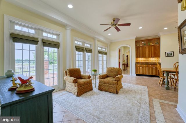 1233 EARLE RD, Charles Town, WV 25414