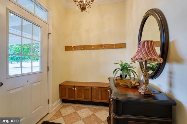 1233 EARLE RD, Charles Town, WV 25414