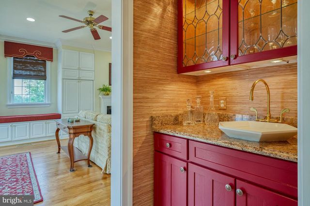 1233 EARLE RD, Charles Town, WV 25414