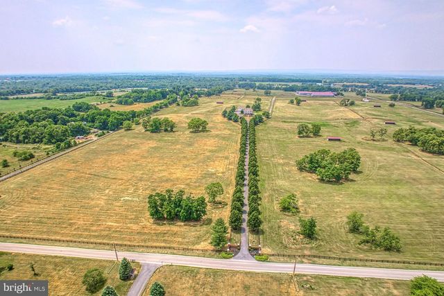 1233 EARLE RD, Charles Town, WV 25414