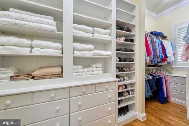 1233 EARLE RD, Charles Town, WV 25414