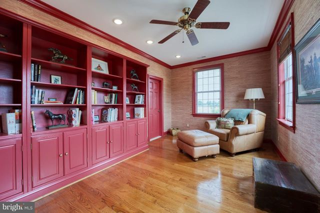 1233 EARLE RD, Charles Town, WV 25414