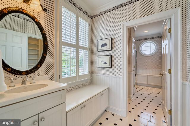 1233 EARLE RD, Charles Town, WV 25414