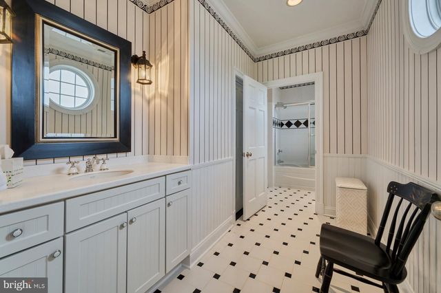 1233 EARLE RD, Charles Town, WV 25414