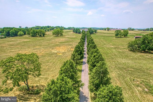 1233 EARLE RD, Charles Town, WV 25414