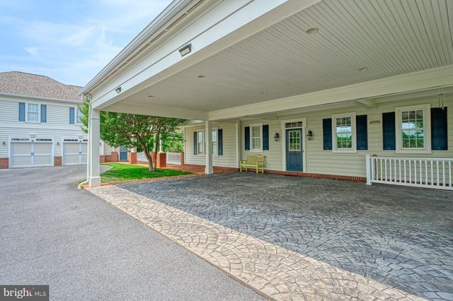 1233 EARLE RD, Charles Town, WV 25414