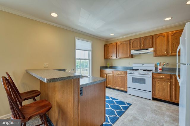 1233 EARLE RD, Charles Town, WV 25414