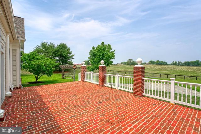 1233 EARLE RD, Charles Town, WV 25414