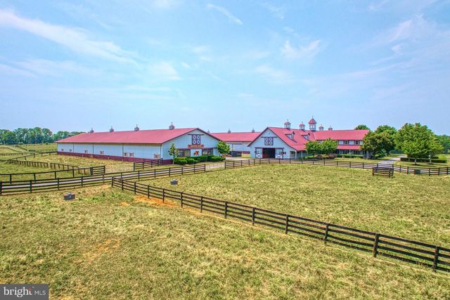 1233 EARLE RD, Charles Town, WV 25414