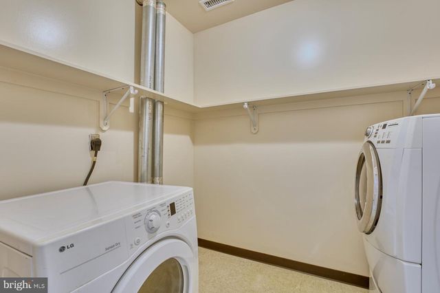 1233 EARLE RD, Charles Town, WV 25414