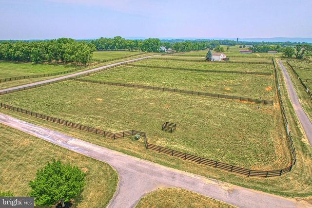 1233 EARLE RD, Charles Town, WV 25414