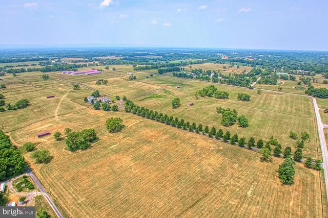 1233 EARLE RD, Charles Town, WV 25414