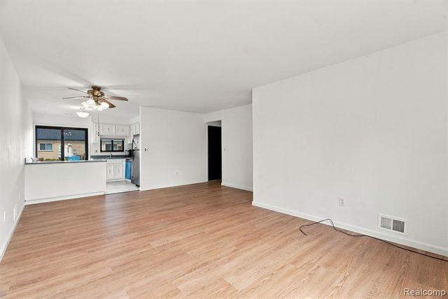 32730 Valley Drive, Warren, MI 48093
