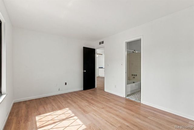 32730 Valley Drive, Warren, MI 48093
