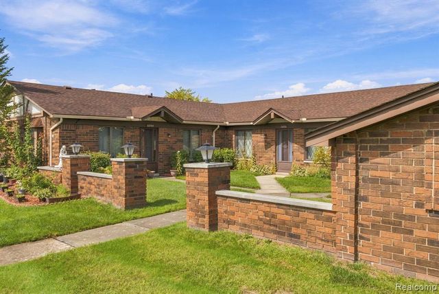 32730 Valley Drive, Warren, MI 48093