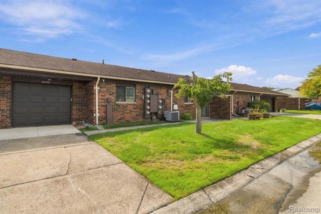 32730 Valley Drive, Warren, MI 48093