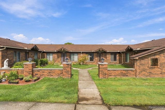 32730 Valley Drive, Warren, MI 48093