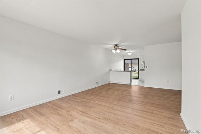 32730 Valley Drive, Warren, MI 48093