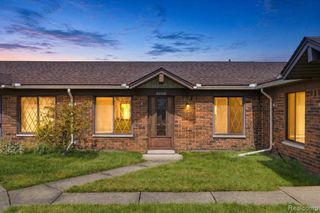 32730 Valley Drive, Warren, MI 48093