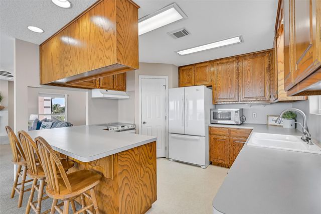 243 Isles End Road RR2, Tiki Island, TX 77554