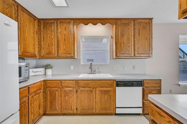 243 Isles End Road RR2, Tiki Island, TX 77554