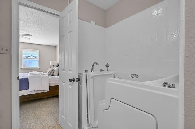 243 Isles End Road RR2, Tiki Island, TX 77554