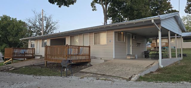 26304 County Road 322, Pittsburg, MO 65724