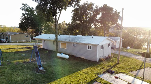 26304 County Road 322, Pittsburg, MO 65724