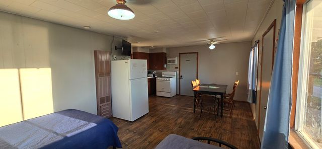 26304 County Road 322, Pittsburg, MO 65724