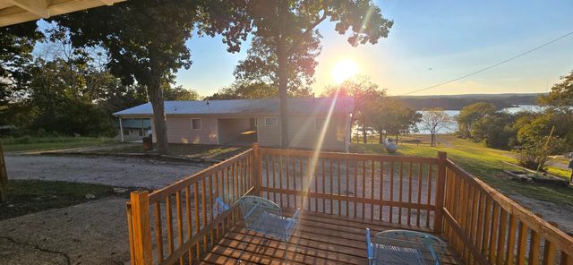 26304 County Road 322, Pittsburg, MO 65724