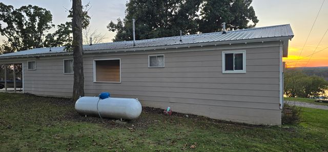 26304 County Road 322, Pittsburg, MO 65724