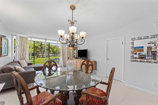 20500 W Country Club Drive 210, Aventura, FL 33180