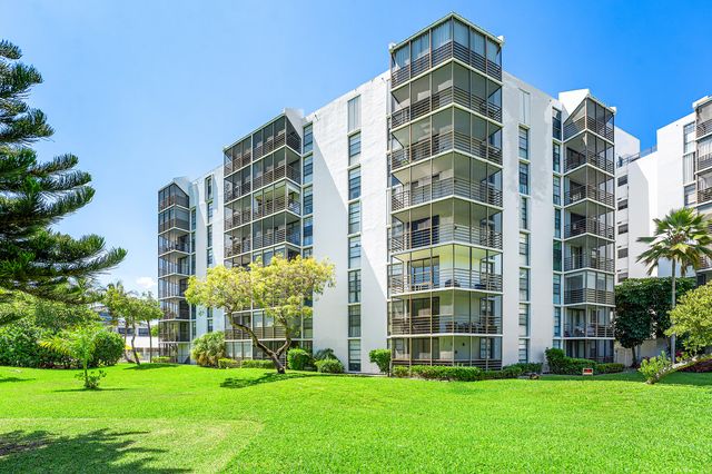 20500 W Country Club Drive 210, Aventura, FL 33180
